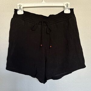 APT.9 Black Shorts